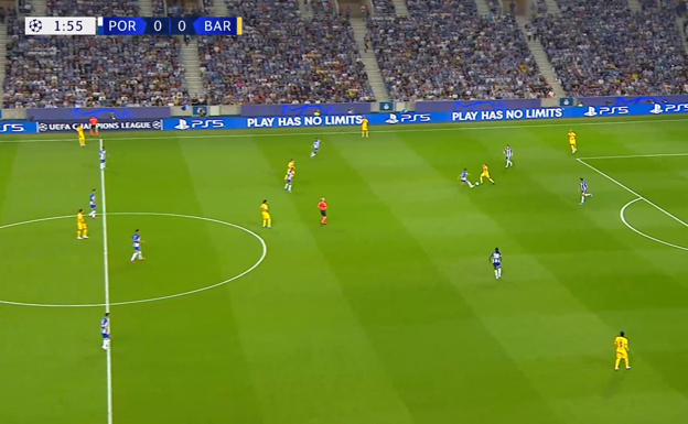 Se le escapa el control y Romeu termina perdiendo la pelota.  WYSCOUT