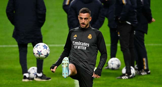 Joselu, baja de última hora por gripe a cuatro días del Clásico