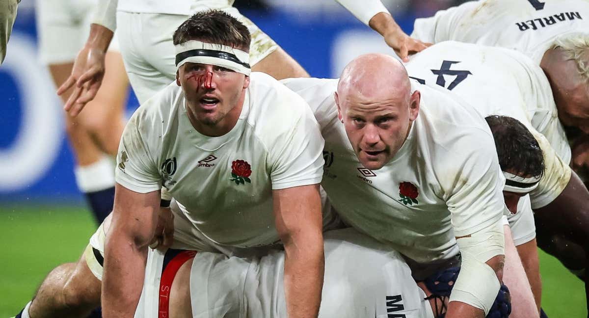 Los delanteros de Inglaterra, durante una fase del partido ante Sudáfrica en las semifinales del Mundial. /Matthieu Mirville / DPPI AFP