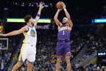 Devin Booker oposita a macho alfa en los todopoderosos Suns y asalta la casa de Curry