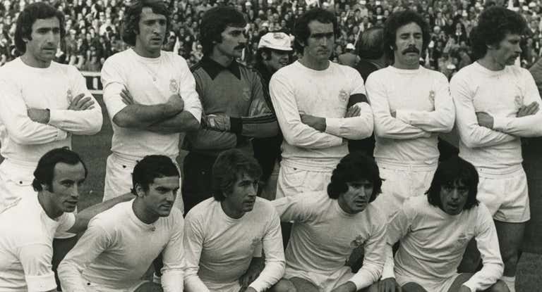 Alineación del Real Madrid en 1976 con Guerini abajo, en el extremo derecho.