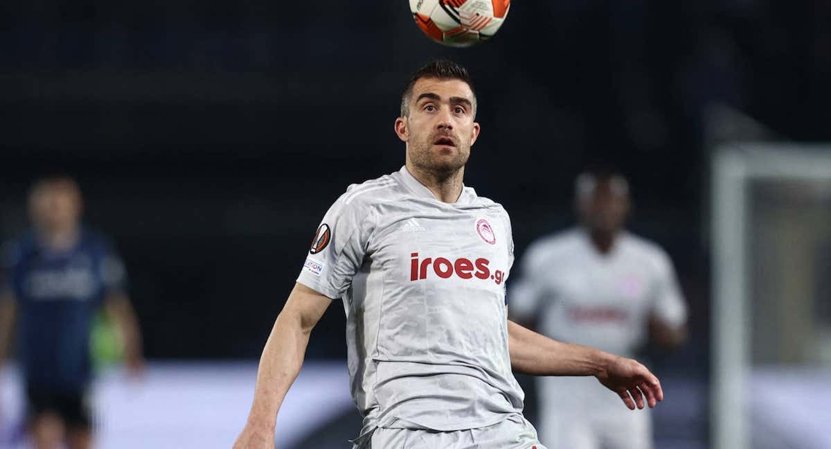 Sokratis, en un partido con Olympiacos.