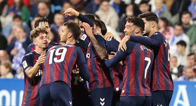 El Eibar, colíder de Segunda tras golear al Valladolid