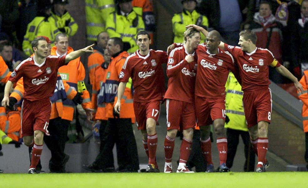 Cuando Fernando Torres y Arbeloa eran 'amigos' y celebraban los goles contra el Real Madrid