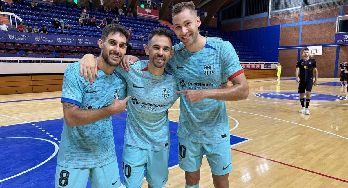 Adolfo y Pito quisieron dedicarle el triunfo ante el Anderlecht belga a Álex Yepes. /FCB SALA