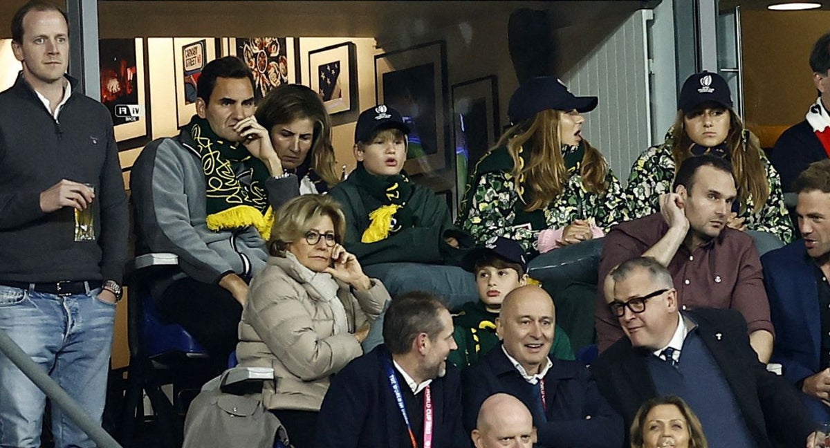 Roger Federer presenciando la final del Mundial de Rugby.
