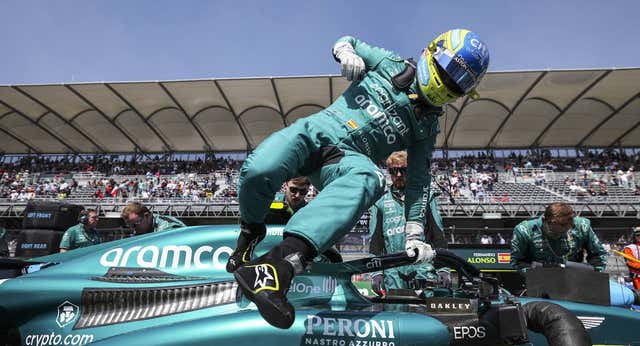Fernando Alonso culmina otro fin de semana con el pie cambiado en México: «Año finiquitado; lo damos por bueno»