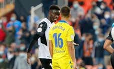 Juan Cala inicia acciones legales contra la afición del Valencia por llamarle «racista»