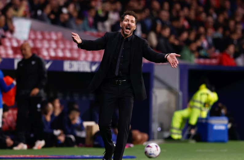 La reinvención de Simeone con mensaje encriptado y el «te quiero» en lenguaje de signos de Riquelme