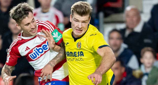 Sorloth reina en la locura de Granada pero el Villarreal no aleja las dudas