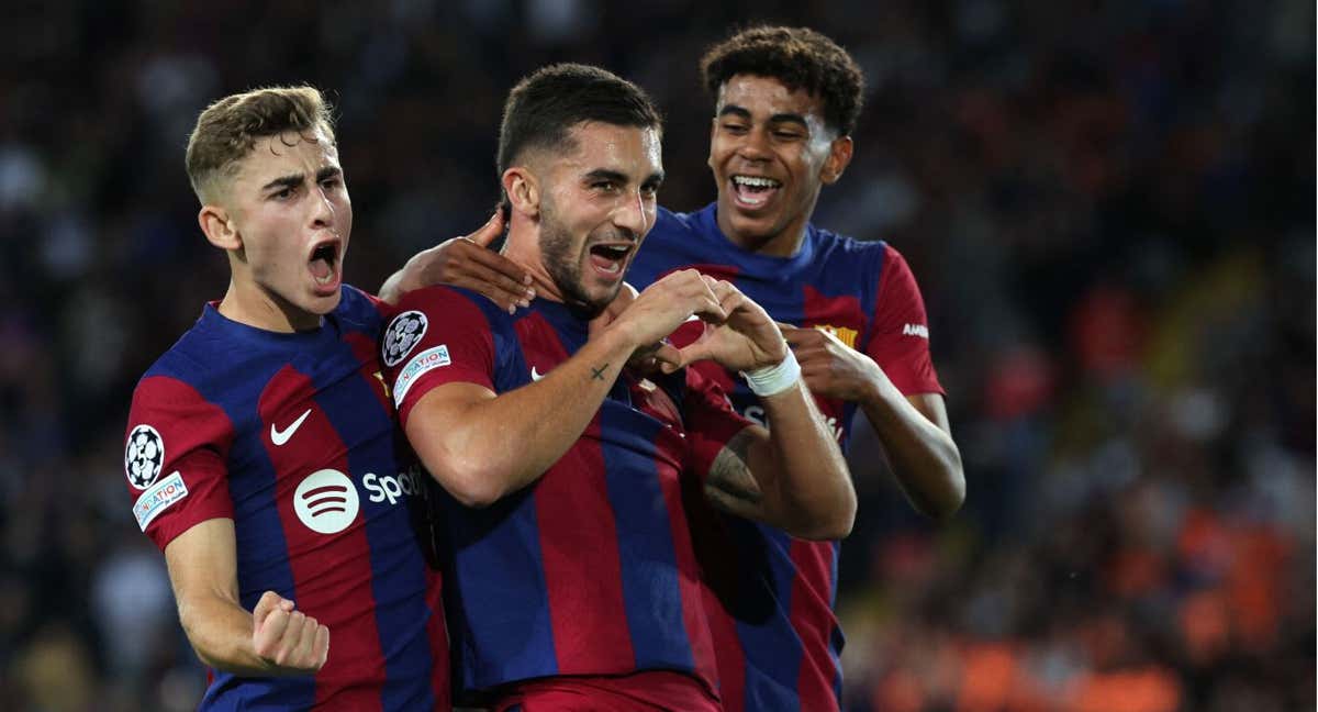 Lamine, Ferran Torres y Fermín celebran un gol del Barcelona./AGENCIAS