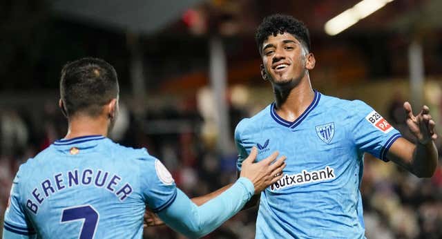 Adu Ares pide paso a Valverde con su primera gran noche