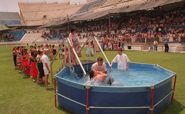 Asamblea de los Testigos de Jehová en La Rosaleda en 1996. SUR