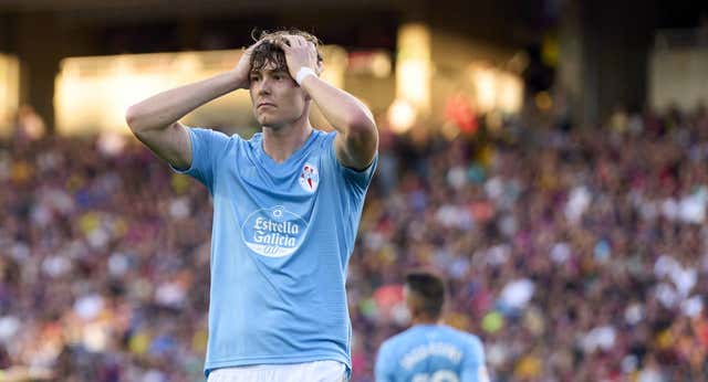 Un Celta en crisis por los arbitrajes… y por sus siestas