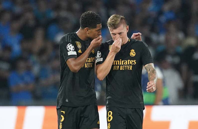 Unas botas únicas, el especial regalo de Kroos a Bellingham