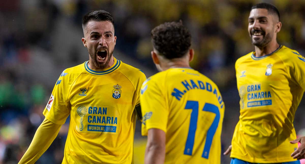 Kirian Rodríguez, de la UD Las Palmas, celebra su gol frente al Atlético de Madrid./EFE / Quique Curbelo