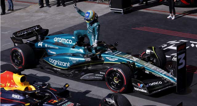 Fernando Alonso devuelve a Aston Martin al podio con magia pura en el lugar donde todo empezó