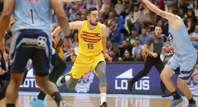 El Barça tira de oficio en Lugo con el brillo de Satoransky y Vesely