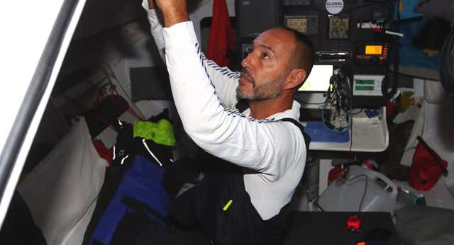 Un ‘pit-stop’ en pleno Atlántico nada más arrancar la vuelta al mundo