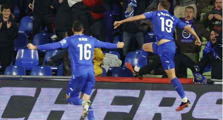Borja Mayoral y Rico celebrando un gol ante el Cádiz CF.