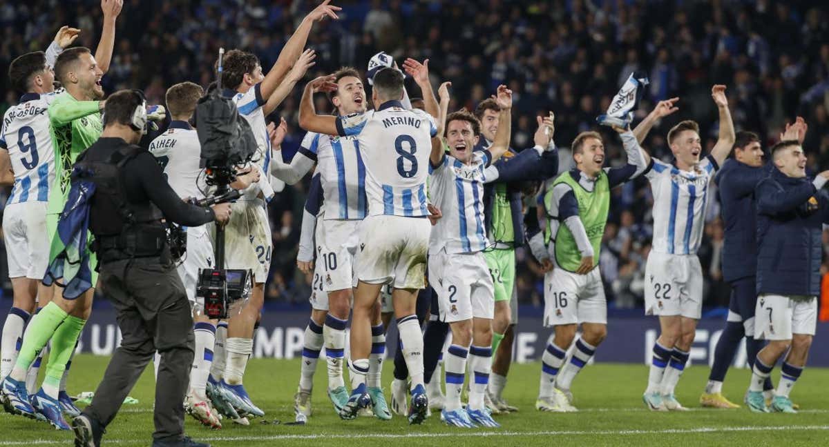 Los jugadores realistas celebran la victoria ante el Benfica./EFE