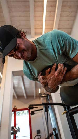 Carlos Sainz se ejercita en el gimnasio.  CARLOS SAINZ