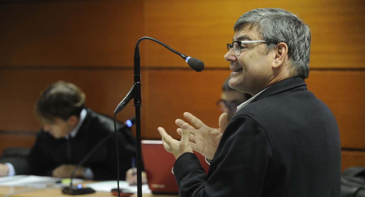 El médico Marcos Maynar durante el juicio por dopaje al club de remo Urdaibai, en 2015./Fernando Gómez