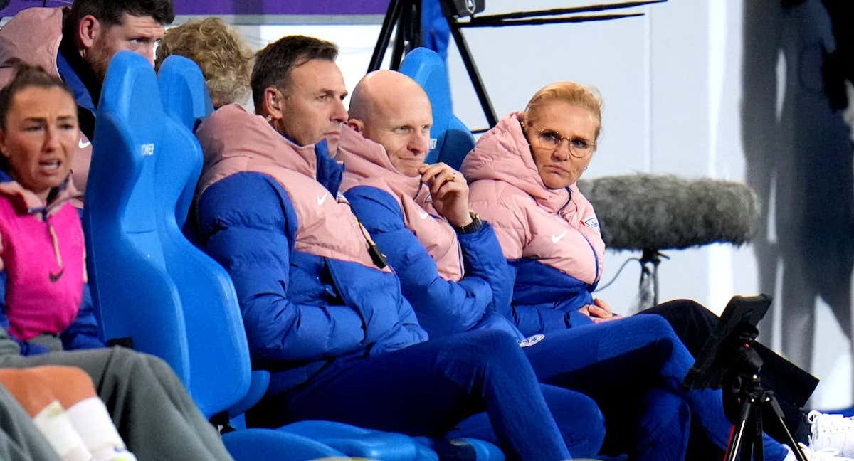 Sarina Wiegman durante el Bélgica - Inglaterra de la Nations League. /Getty