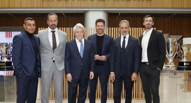 ¿Por qué no sale el Profe Ortega en la foto de la renovación de Simeone?