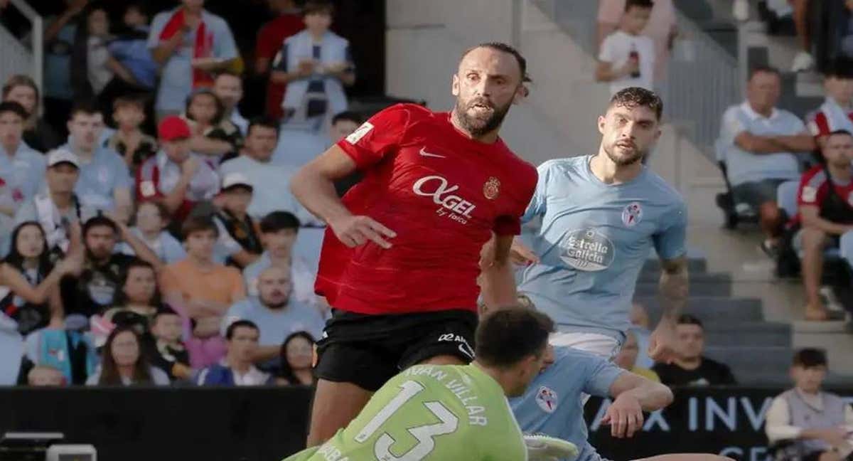 Muriqi ante el Celta de Vigo. /EFE