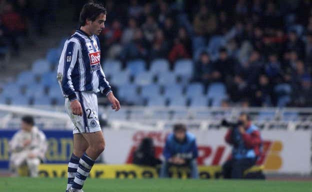 Gurrutxaga abandona l terreno de juego de Anoeta.  Diario Vasco