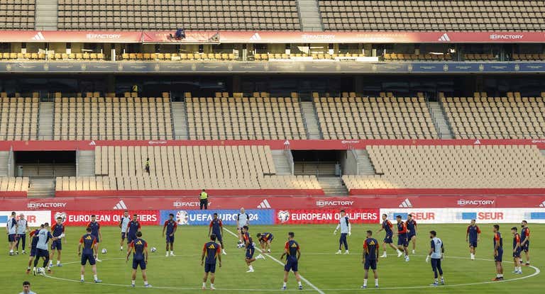 La Selección, entrenándose en La Cartuja.
