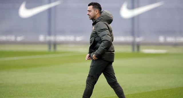 Xavi asume la responsabilidad en mitad de la tormenta: “Es el momento del entrenador”