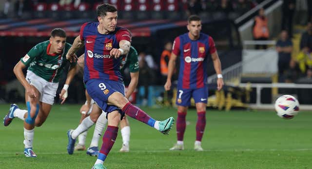Medio Lewandowski lo es todo en este Barça: sus siete goles valen diez puntos