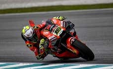 Álvaro Bautista termina el premio de Sepang frustrado por una inesperada (y ocultada) lesión