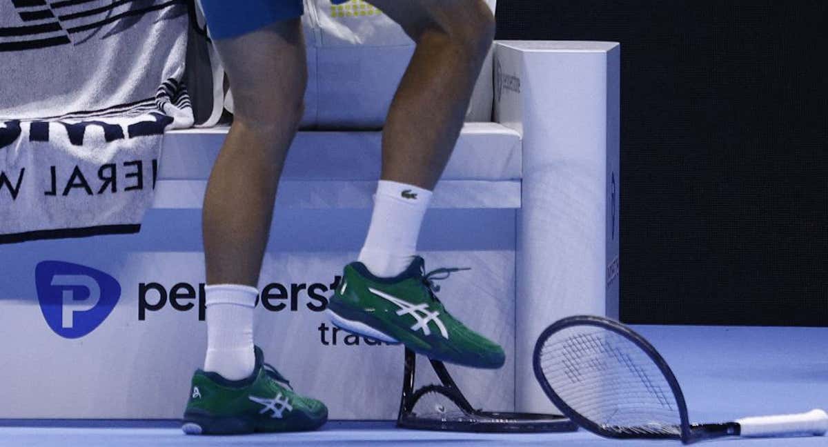 Djokovic se autocensura por reventar dos raquetas: «Hay formas más inteligentes de lidiar con la frustración»