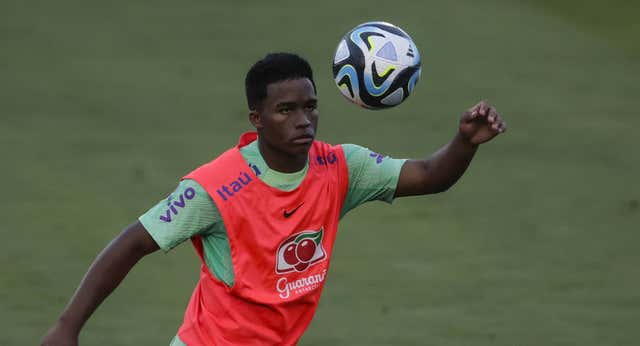 Brasil se rinde a Endrick, un jugador «irreal», que «puede ser legendario» y que odia la fiesta