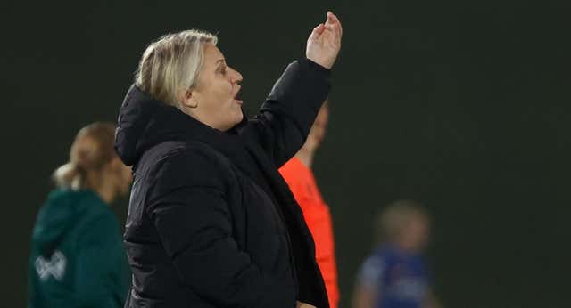 Emma Hayes, sobre el penalti: «Me cuesta creer que no lo hayan visto ellos, la jugada era fuera del área»