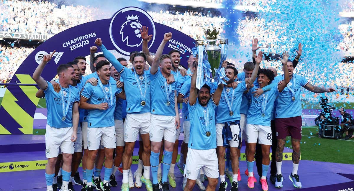 Los futbolistas del Manchester City celebran el título de la Premier League./REUTERS