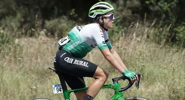 El ciclista Josu Etxeberria del Caja Rural, en la UCI tras ser atropellado mientras entrenaba
