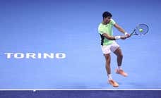 Carlos Alcaraz se rinde ante la ley de Novak Djokovic