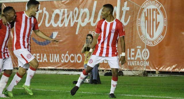 Foz trata de convencer a Leozinho para que vuelva al futsal