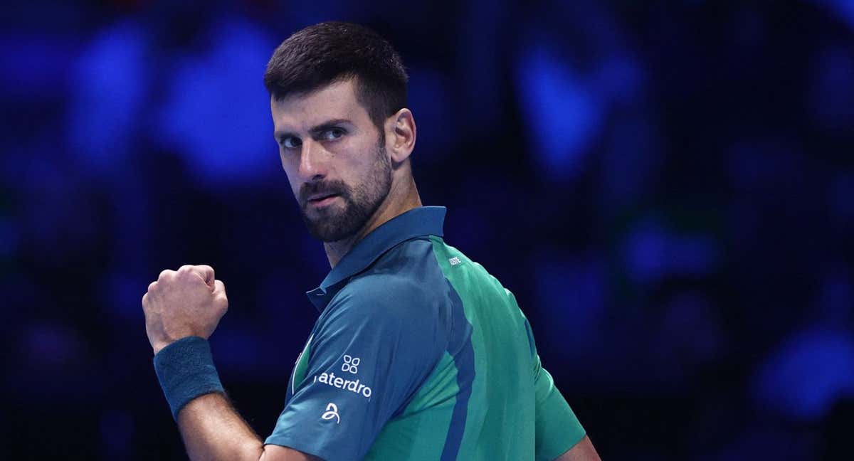 Djokovic abusa de la candidez de Sinner para convertirse en el maestro de maestros