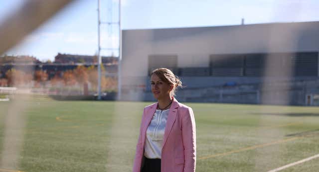 La jefa de las árbitras responde a las críticas por ser mujer del delegado arbitral del Real Madrid: «Duermo tranquila»