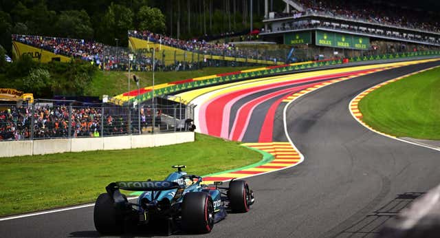 Movistar negocia para no quedarse sin Fórmula 1, Premier, MotoGP y todo DAZN (salvo LaLiga) el 31 de diciembre