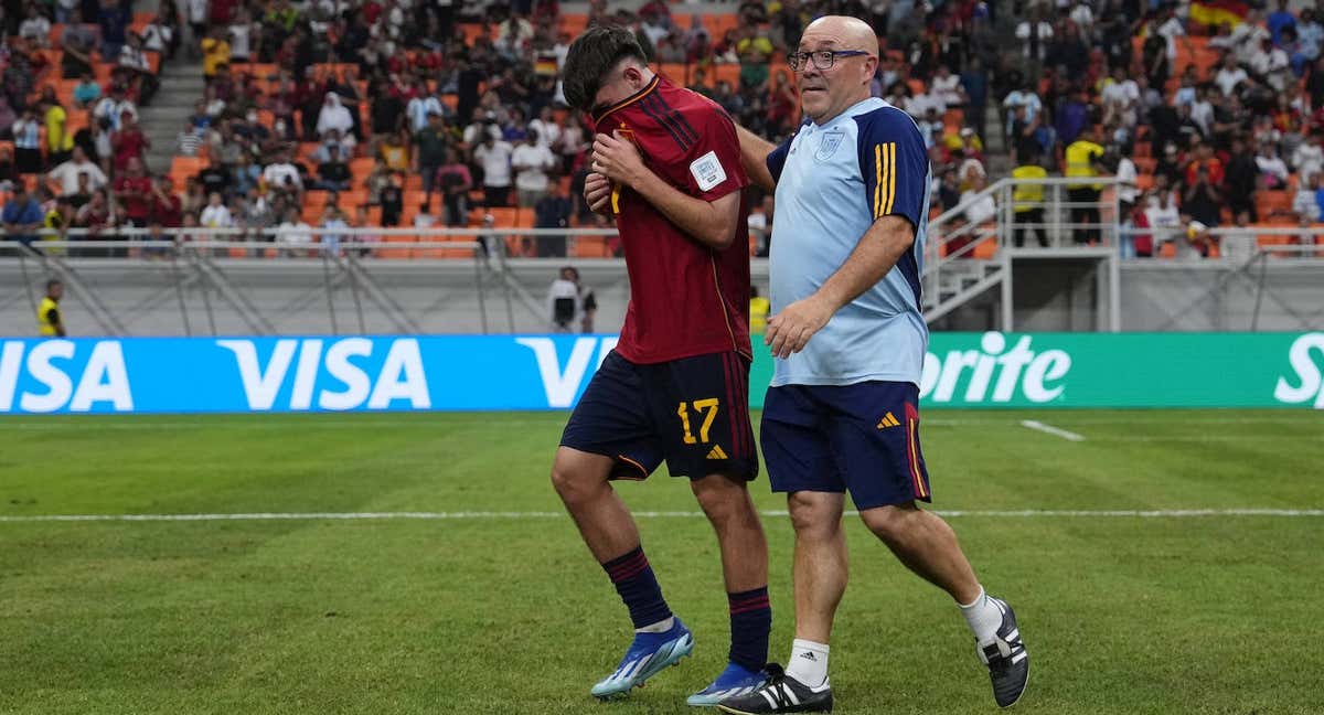 Óscar Mesa no pudo reprimir las lágrimas al final del partido.