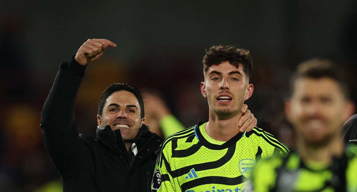 Arteta y Havertz al final del partido tras la victoria del Arsenal. /AFP