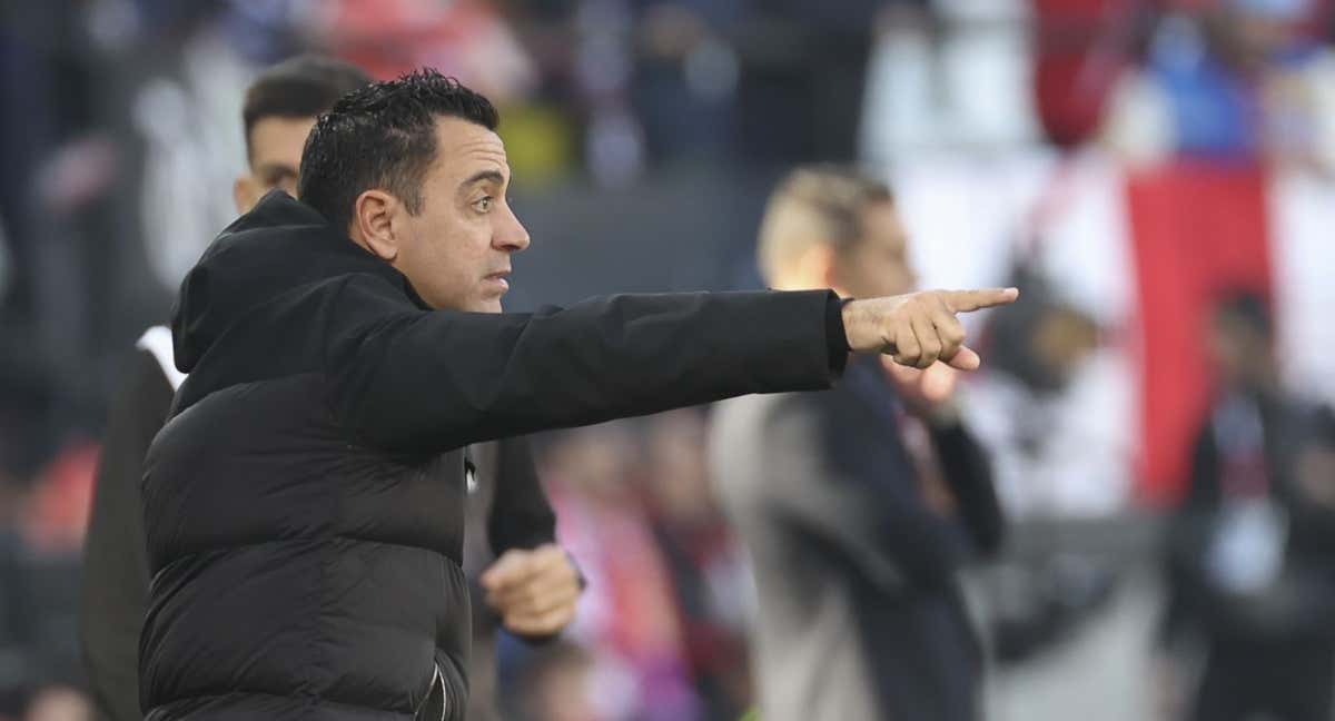 Xavi ante el Rayo Vallecano.