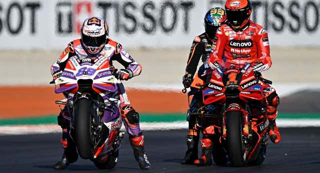 Pecco Bagnaia responde y aviva la posibilidad de cerrar el título este sábado