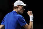 ¡Sinner vence a Djokovic dos veces en una tarde y le rompe el sueño de Davis! cuela a Italia en su primera final en 25 años